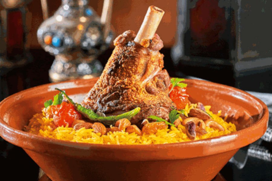 مندي باللحمة مع سلطة (4 أشخاص)