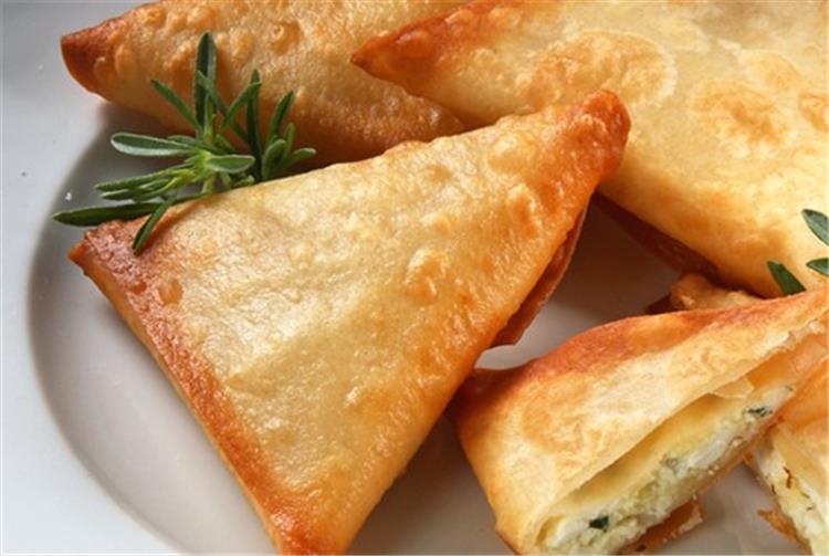 صحن سمبوسك بالجبنة